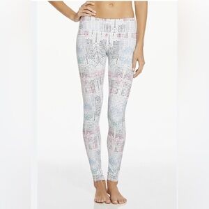*LIKE NEW* Fabletics Women’s S Define PowerHold Mid-Rise Leggings - Arctic Print